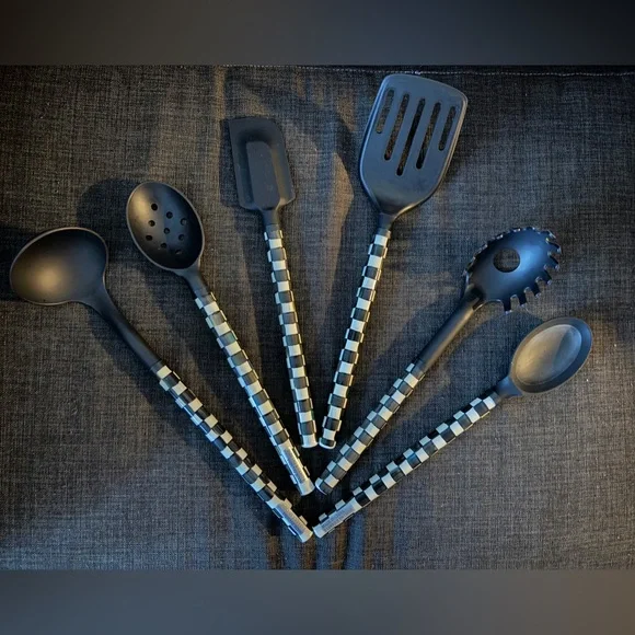 items around the house…kitchen - Picture 1 of 13